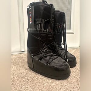 Black Unisex Moon Boots